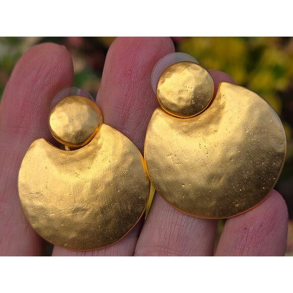 Kenneth Jay Lane Gold Earrings - Picture 8 of 10